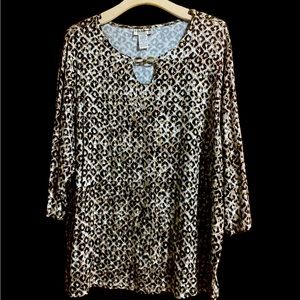 CD Daniels Keyhole Top